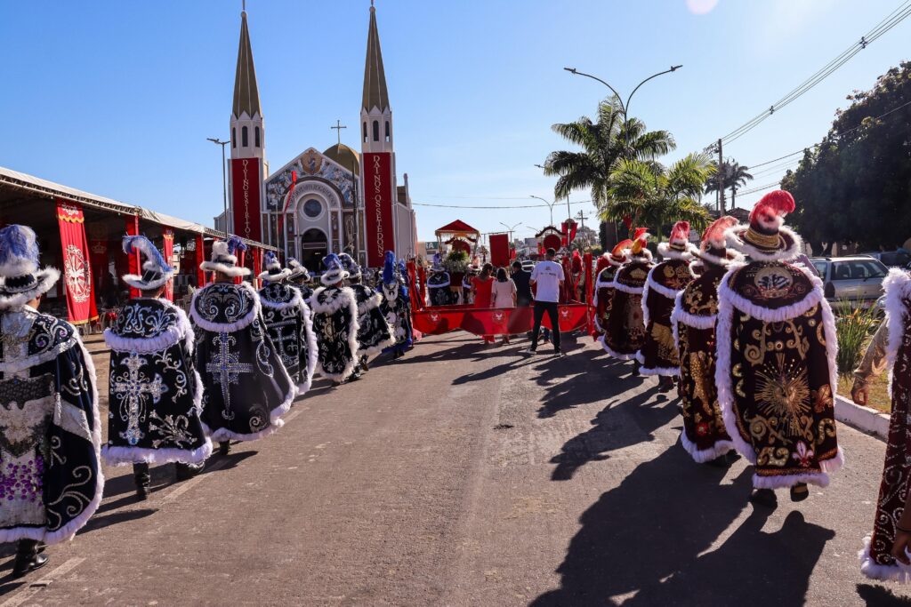 WhatsApp-Image-2025-06-03-at-10.42.19-3-1024x683 Cavalhadas de Jaraguá: Tradição Centenária que Celebra Fé, Cultura e Arte