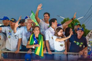 Catalão: Jamil Calife mostra força em mega carreata